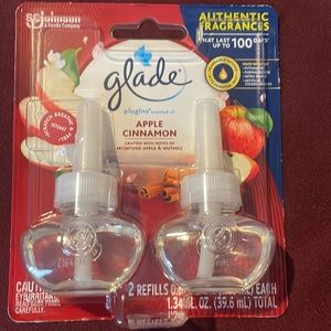 Glade plug in refills Apple Cinnamon
